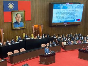 瓜地馬拉總統賈麥岱至立院演說　喊「台灣萬歲！自由民主萬歲！」
