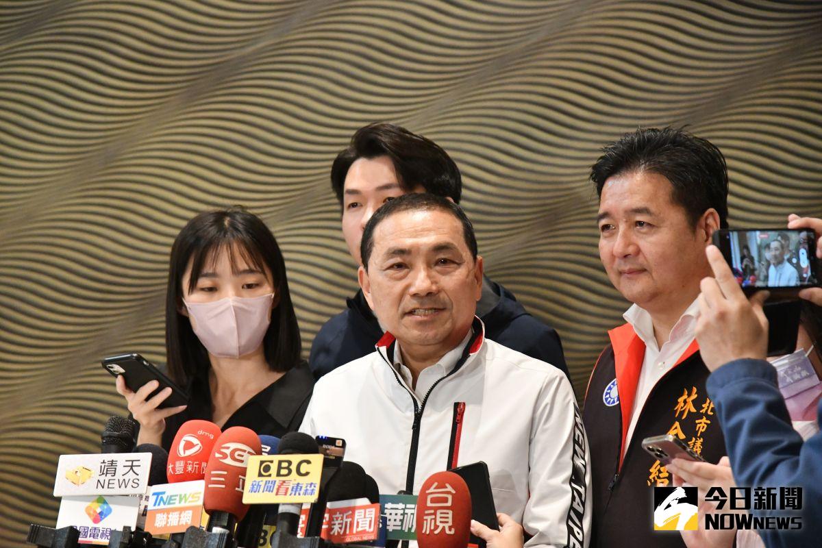 ▲民進黨砲轟國民黨粗暴將總質詢提前，創下絕無僅有的議事惡例，全黨為一人的政治操作，根本就是「內定侯友宜，欺騙郭台銘」。（圖 ／記者吳嘉億攝，2023.04.25）