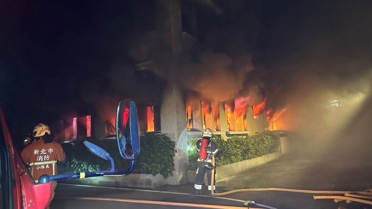 ▲聯華食品公司彰化廠昨天發生大火造成7死15傷慘劇，罹難的盧姓男員工家屬今天仍然心情悲痛，目前正處理後事中，希望公司及政府能給家屬多些照顧。（圖／翻攝畫面）