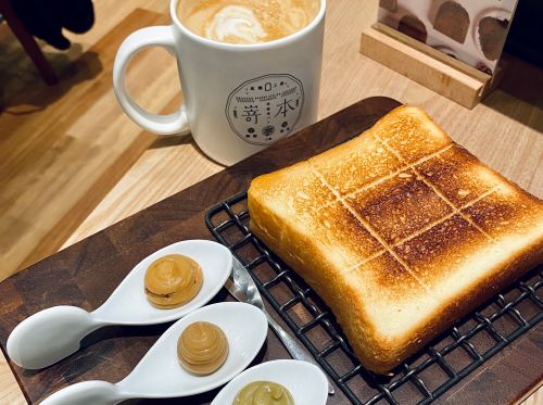 SAKImoto嵜本生吐司吃到飽！21種麵包+6款飲料　菜單、價格搶訂位