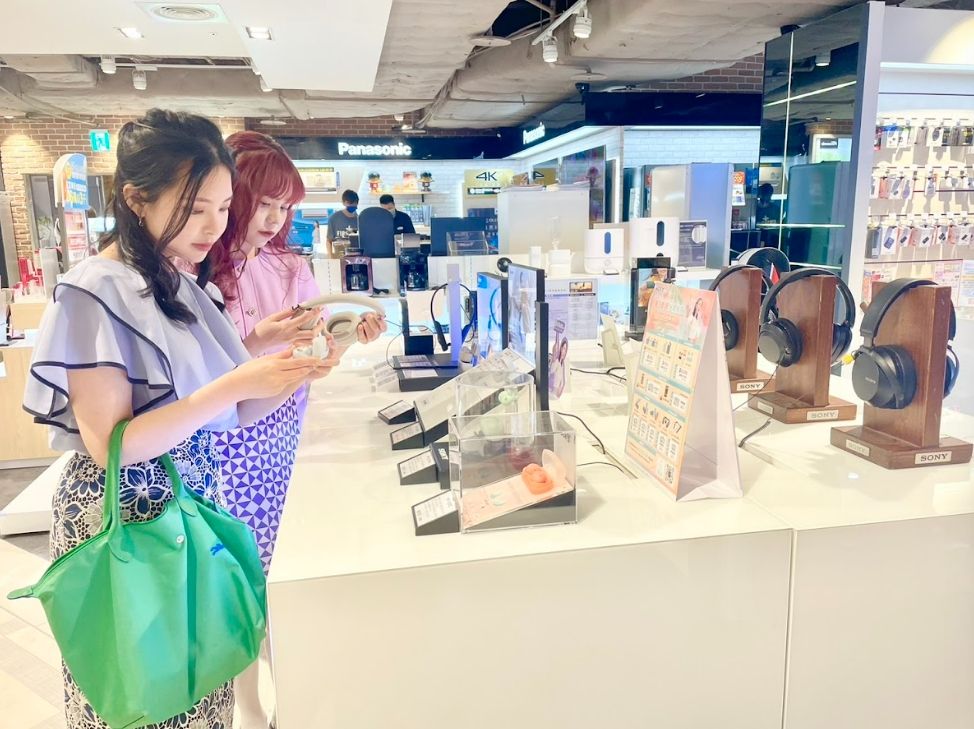 ▲遠東SOGO全台母親節檔期業績目標33億元，估年增10%。業者觀察到黃金金價飆漲，但民眾保值的剛性需求不變。（示意圖／SOGO提供）