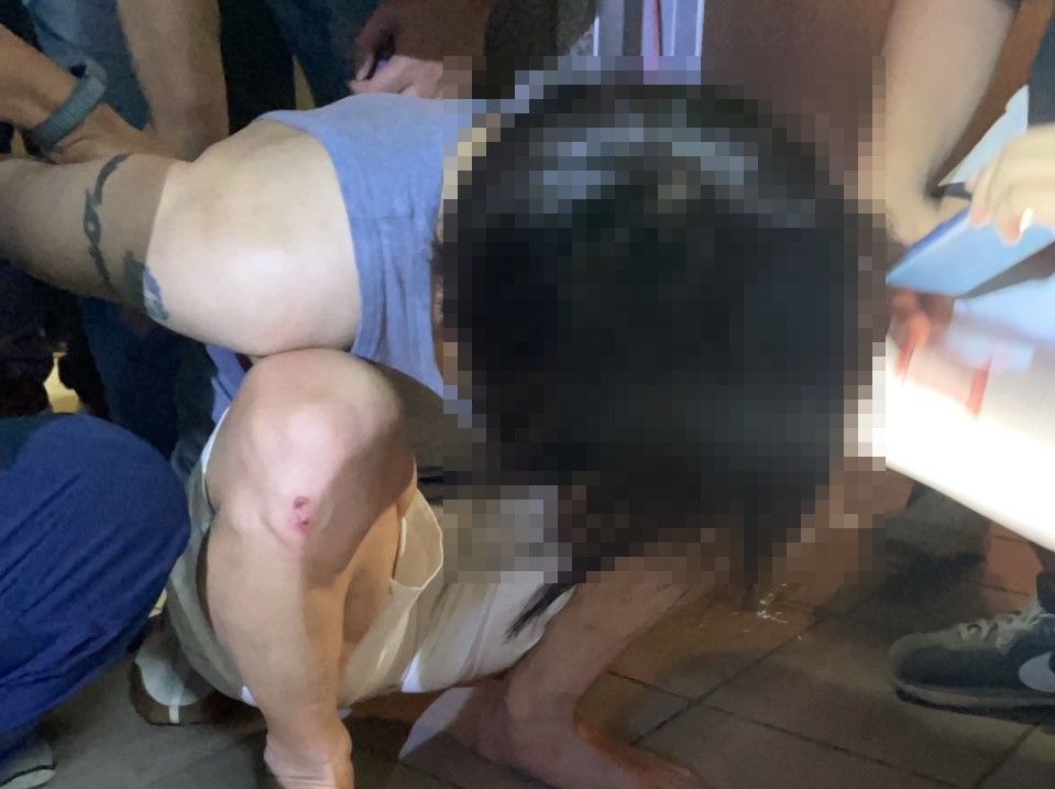 ▲警方下午逮捕逃逸的嫌犯。（圖／翻攝畫面）