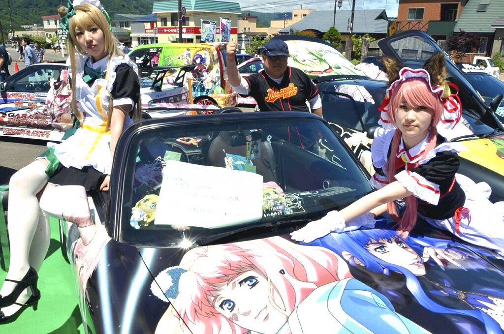 日本的「痛車」20年前剛開始出現在道路上時，形象格格不入，原意是令人尷尬的車，但隨著動畫和其他次文化在日本逐漸獲得主流認可，社會大眾對「痛車」的看法開始改變。（圖／美聯社／達志影像）