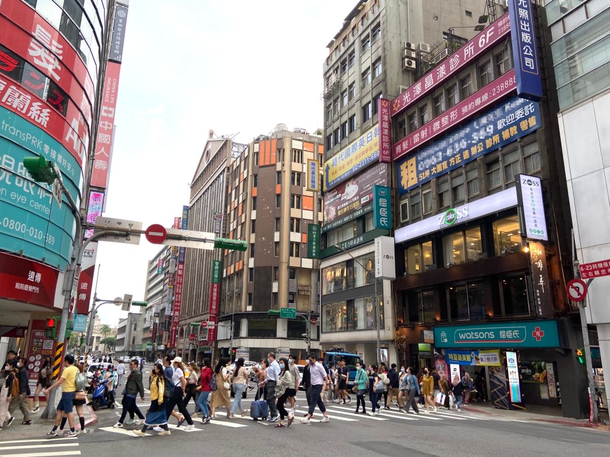 ▲站前商圈為北市重要交通樞紐， 加上有東區門戶計畫、雙子星大樓等重量級開發案加持，帶動站前商圈店面交易向上成長。（圖／信義全球資產公司提供）