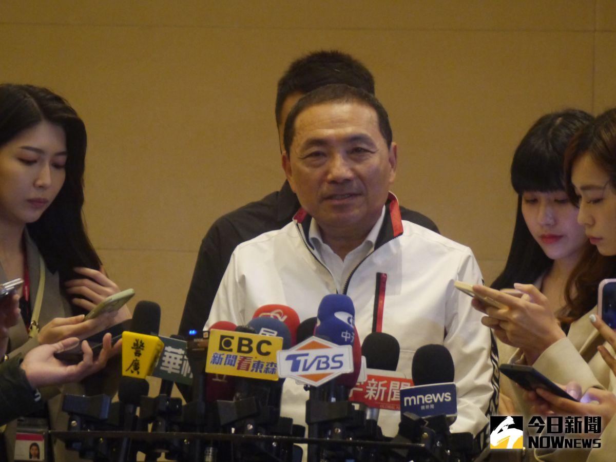 ▲對於新北議會總質詢提前為助攻2024？侯友宜在市政會議後受訪說利用總質詢讓議員了解市政推動工作。（圖 ／記者吳嘉億攝，2023.04.26）