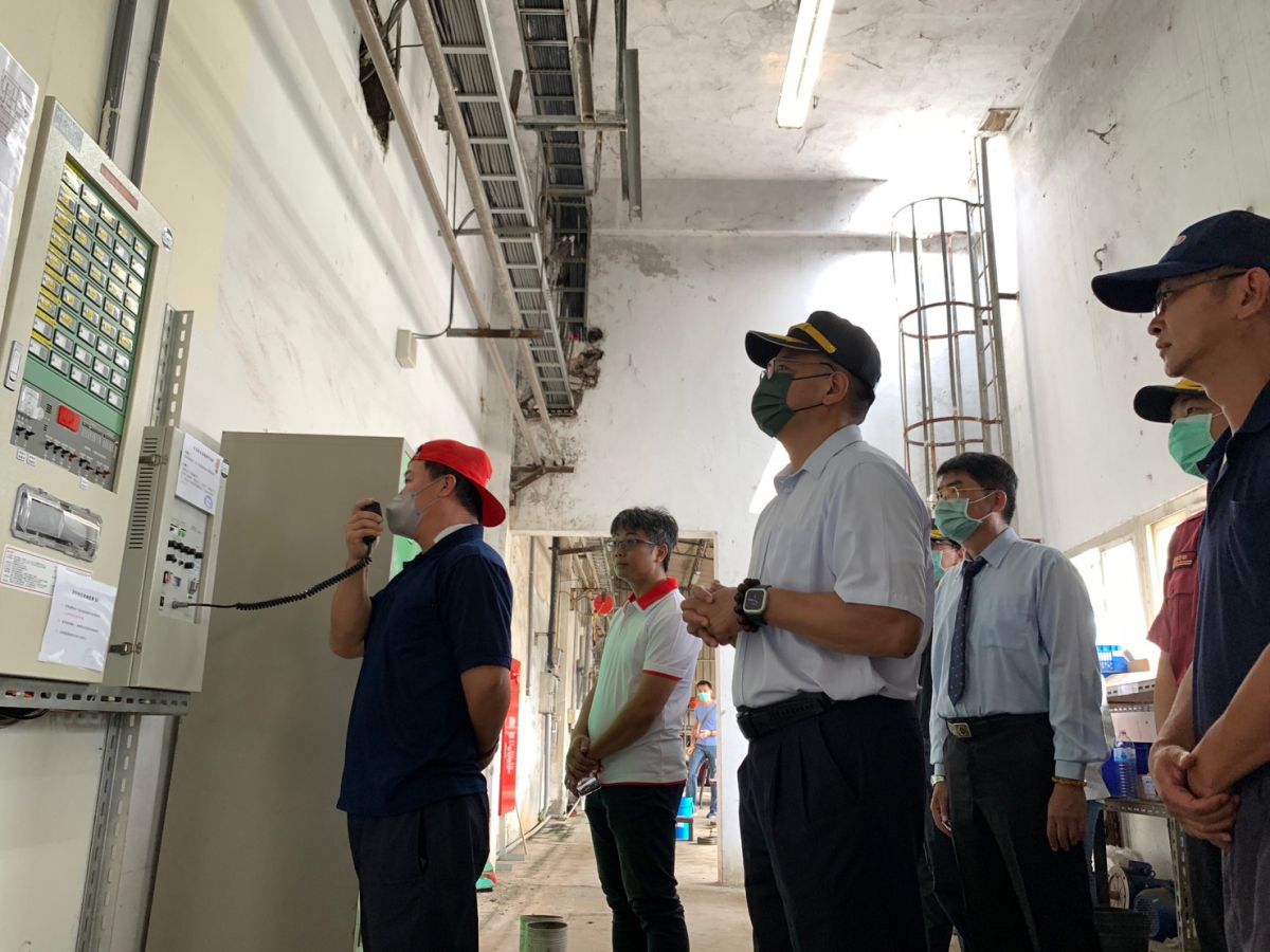 ▲為展現不再發生的決心高市府為展現彰化食品廠的悲劇不容許再次發生，高市府消防局啟動專案檢查，今天首波前往路竹區立大食品工廠進行消防安全設備檢查。（圖／高市府提供）