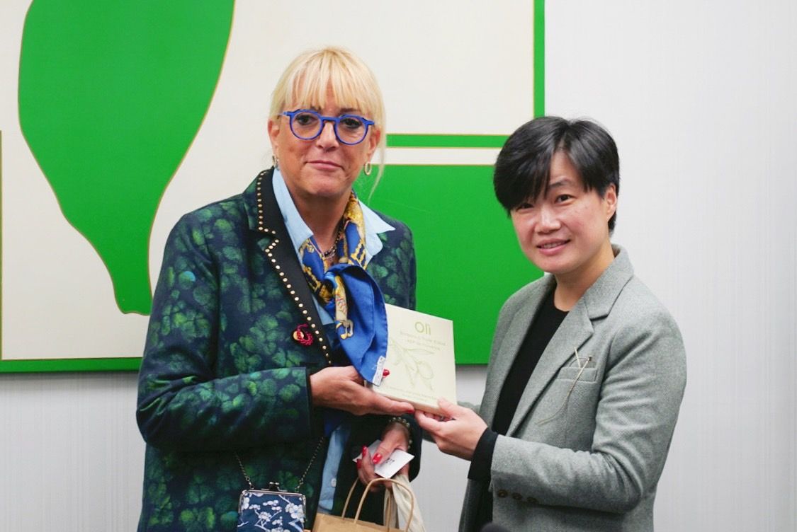 ▲民進黨秘書長許立明請辭獲准，賴清德指示由副祕書長楊懿珊（右）代理職務。（圖／民進黨提供）