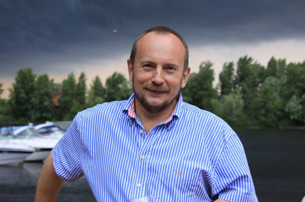 ▲烏克蘭總統府今天發布人事令，任命前戰略產業部長李亞比金（Pavlo Ryabikin）為新任駐中國大使。此前總統澤倫斯基與中國國家主席習近平進行約1小時的通話。（圖／翻攝自李亞比金臉書）