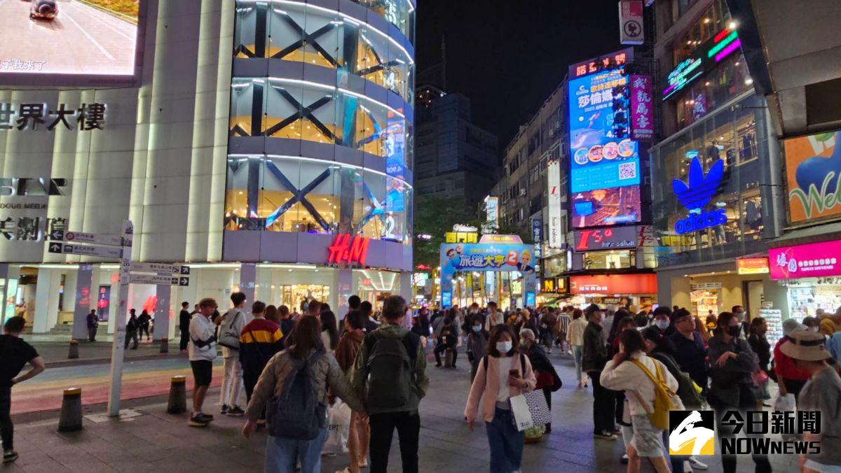 ▲疫情降溫，商圈喜迎觀光客，但看看各商圈卻呈現兩樣情，有些商圈摩肩擦踵，有些人潮卻沒有回流，店面空置率出乎意外的高。（示意圖／記者許家禎攝）
