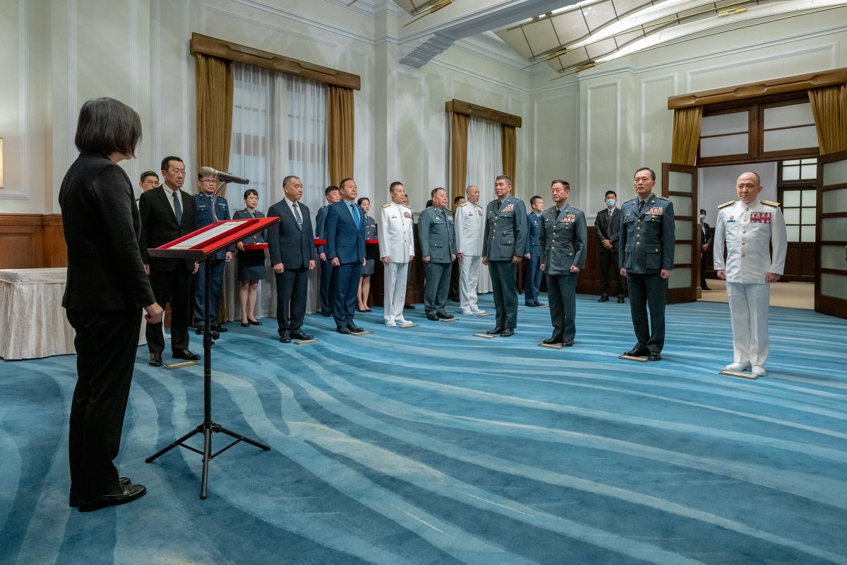 ▲總統蔡英文今日主持「國軍重要高階幹部授勳暨授階典禮」，期許持續強化各項訓練，加強不對稱戰力發展，讓國軍更精實。（圖／總統府提供）