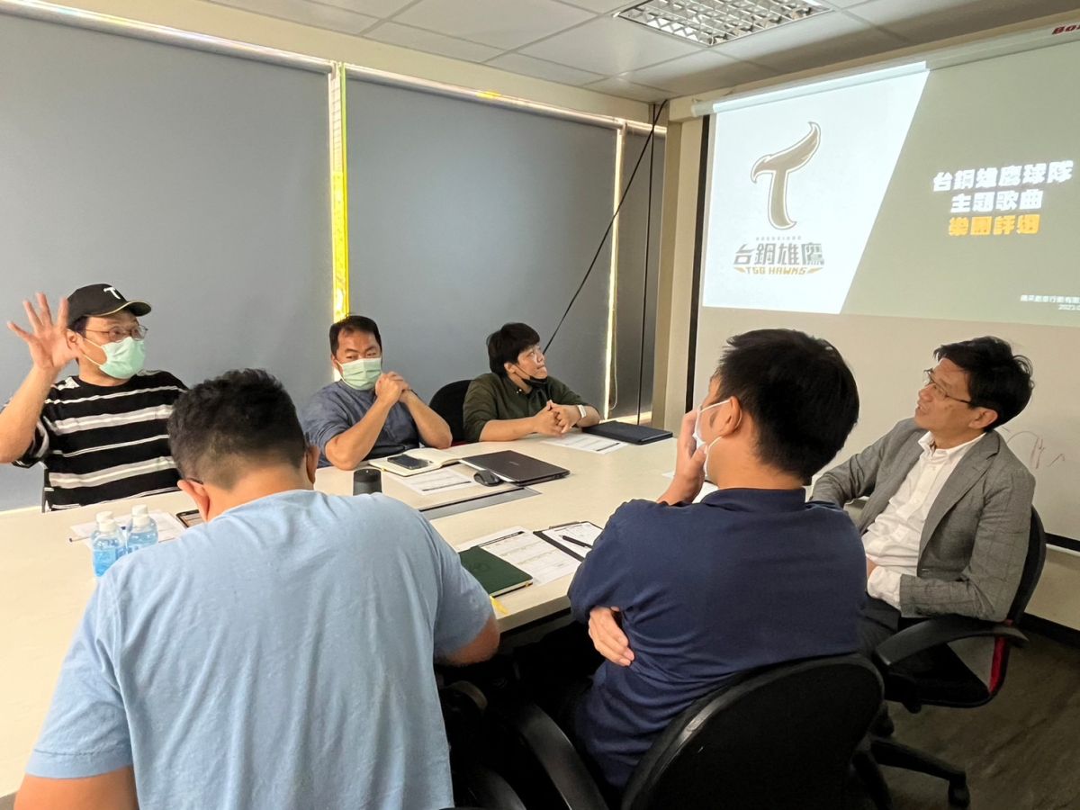 ▲ 台鋼雄鷹球團歌大募集！蘇打綠團長阿福擔任製作人。（圖／台鋼雄鷹提供）