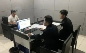 算命也不行！中國命理網紅涉迷信遭逮　警方：沒算到自己會被抓？
