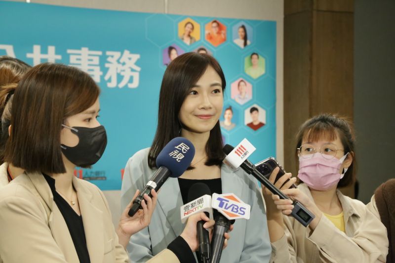 ▲民眾黨立院黨團副主任楊寶楨出席徵才活動記者會。（圖／1111人力銀行提供）