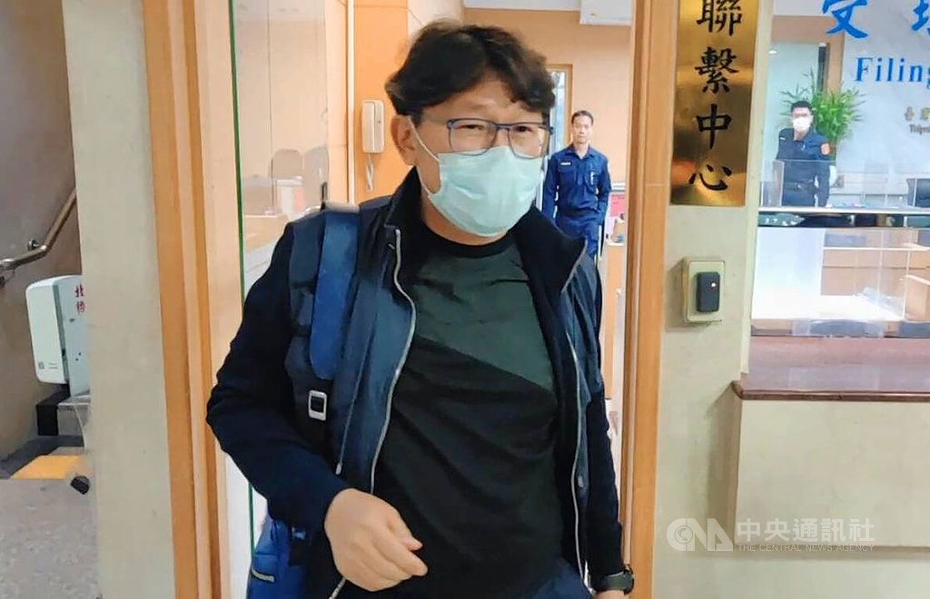 ▲上櫃建設公司亞昕國際開發董事長姚連地涉嫌於公司發布重大消息時，於禁止交易期間內線交易，粗估獲利10多萬元。台北地檢署今天指揮台北市調處搜索，並約談姚男等5人。（圖／中央社）