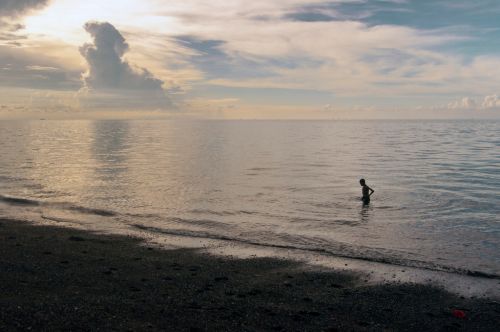 ▲全球旅遊在後疫情時代重現繁榮，峇里島也再現旅客如織的往日景象。（圖／美聯社／達志影像）