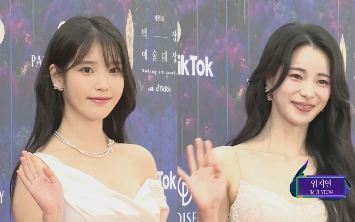 ▲IU（左）跟《黑暗榮耀》林智妍登上第59屆《百想藝術大賞》星光大道。（圖／baeksang.official Tik Tok）