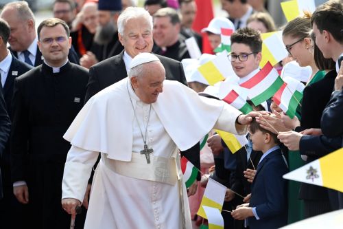 教宗批准了！梵蒂岡文件稱「神父可祝福同性伴侶婚姻」
