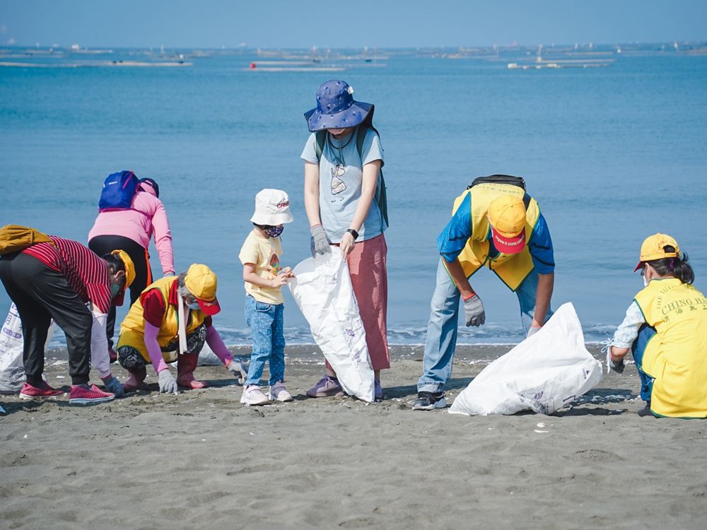 ▲台南觀夕平台淨灘活動共清出650公斤廢棄物（圖／台南市環保局提供）