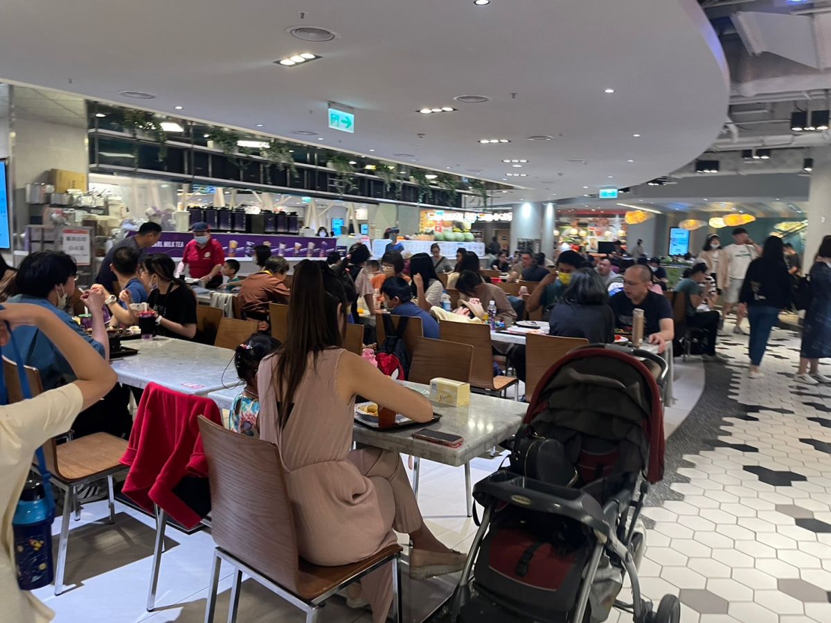 ▲年底聚餐多，一名50歲男子吃大餐後，竟爆發「急性胰臟炎＋酮酸中毒」，醫師提醒應注意進食順序。（示意圖／記者鍾怡婷攝）