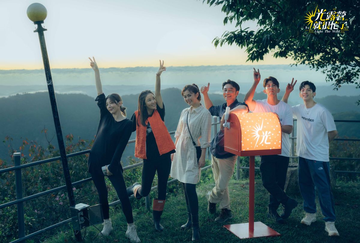 ▲《光露營》林心如（左二）領著郭雪芙（左），帶嘉賓任容萱（左三起）、李李仁、修杰楷和林柏宏露營。（圖／TVBS提供）