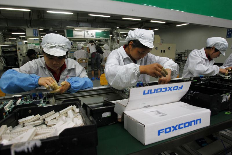 ▲《華爾街日報》指出，中國對蘋果供應商的「霸凌行為」將加速代工廠與外企的撤離。圖為富士康在深圳的工廠。（圖／美聯社／達志影像）