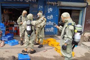 印度大規模瓦斯外洩釀11死　倖存居民悲痛：屍體「變成藍色」
