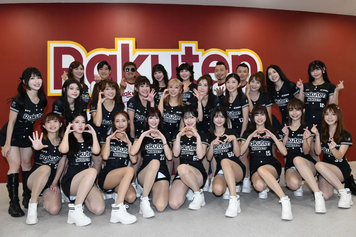 ▲林襄跟Yuri都是樂天啦啦隊中相當具有人氣的女神級王牌，但近期陸續傳出感情緋聞，就有鄉民好奇「還有誰能成為拉拉隊王牌女神？」（圖／NOWnews資料照）