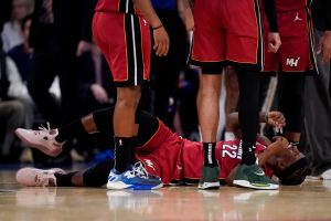 NBA季後賽／Butler比賽中碰撞受傷　美媒爆：右腳踝已腫得像棒球
