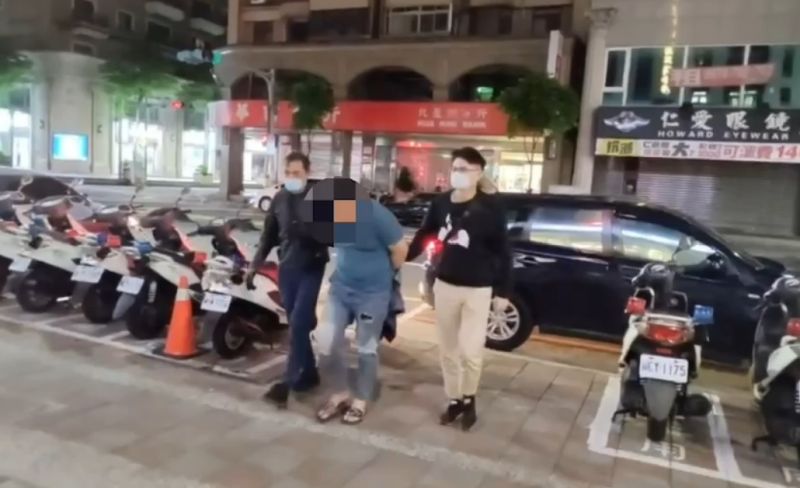 ▲新北八里槍擊案，主嫌張姓男子落網，槍手仍在逃，全案持續偵辦中。（圖／翻攝畫面） 