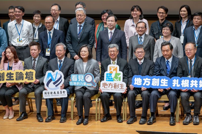 ▲蔡英文、陳建仁、龔明鑫出席「2023地方創生論壇暨展覽市集」。（圖／總統府提供）