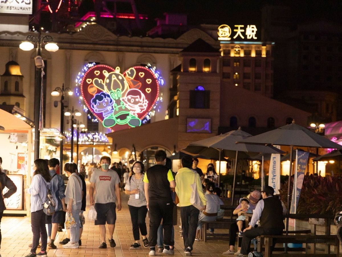 ▲業者母親節規劃春夏時裝秀及親子走秀活動。（圖／義大世界購物廣場提供）