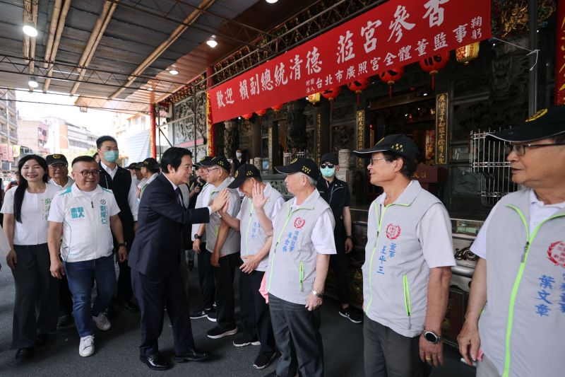 ▲賴清德赴萬華廣照宮出席「加蚋仔遶境大拜拜」。（圖／總統府提供）