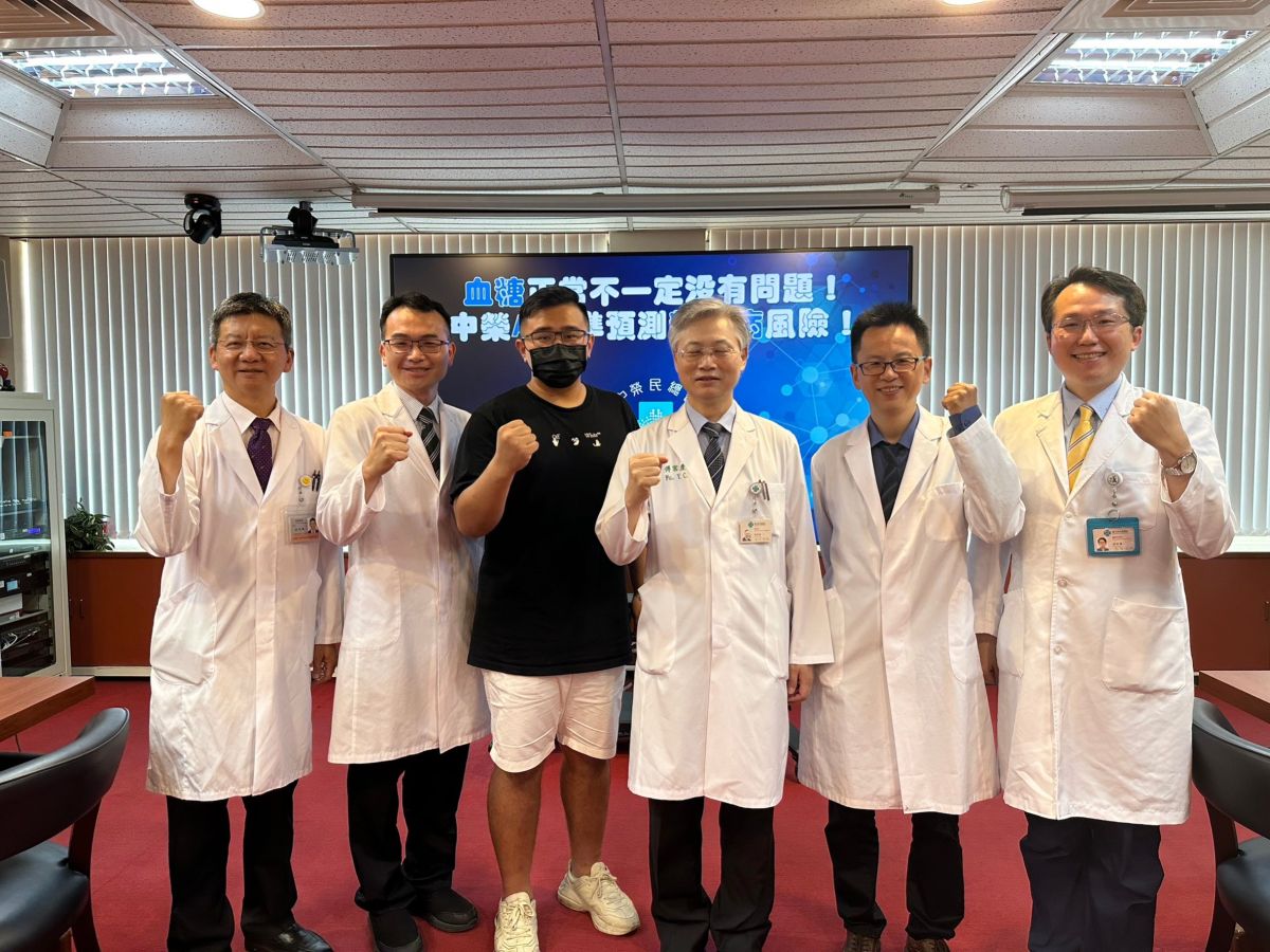 ▲台中榮總二位醫師利用AI機器深度學習，以簡單易得的9項生理與檢驗數值，可以診斷是否有胰島素阻抗，是本土第一個智慧演算法，（圖／中榮提供）