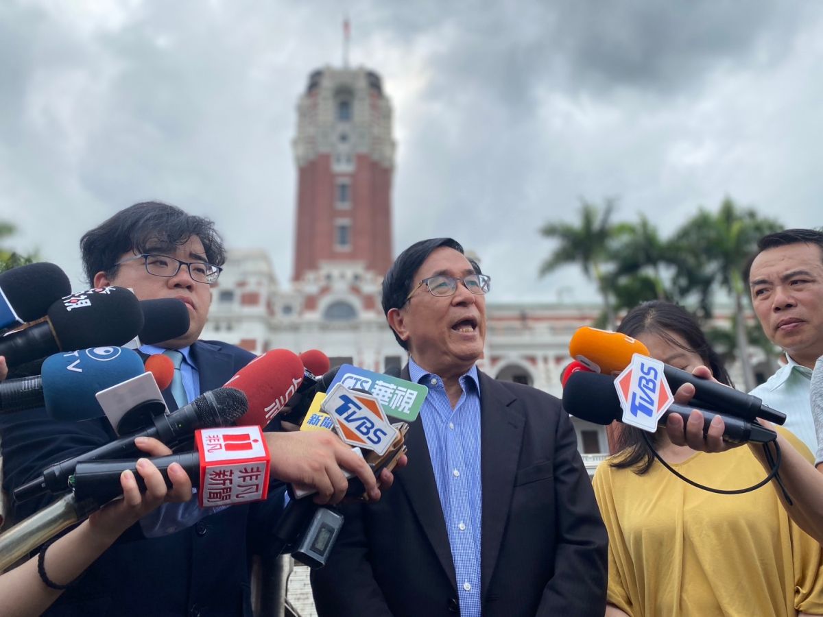 ▲前總統陳水扁今日前往總統府遞交請願書。（圖／記者陳明中攝，2023.05.02）