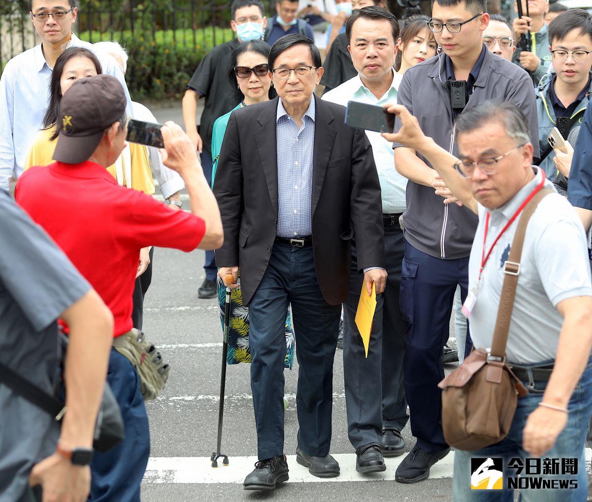 ▲前總統陳水扁大動作北上赴總統府請願，痛批《選罷法》修法是「惡法」，更是違憲中的違憲，有綠委坦言此舉讓議題複雜化。（圖／記者陳明中攝）