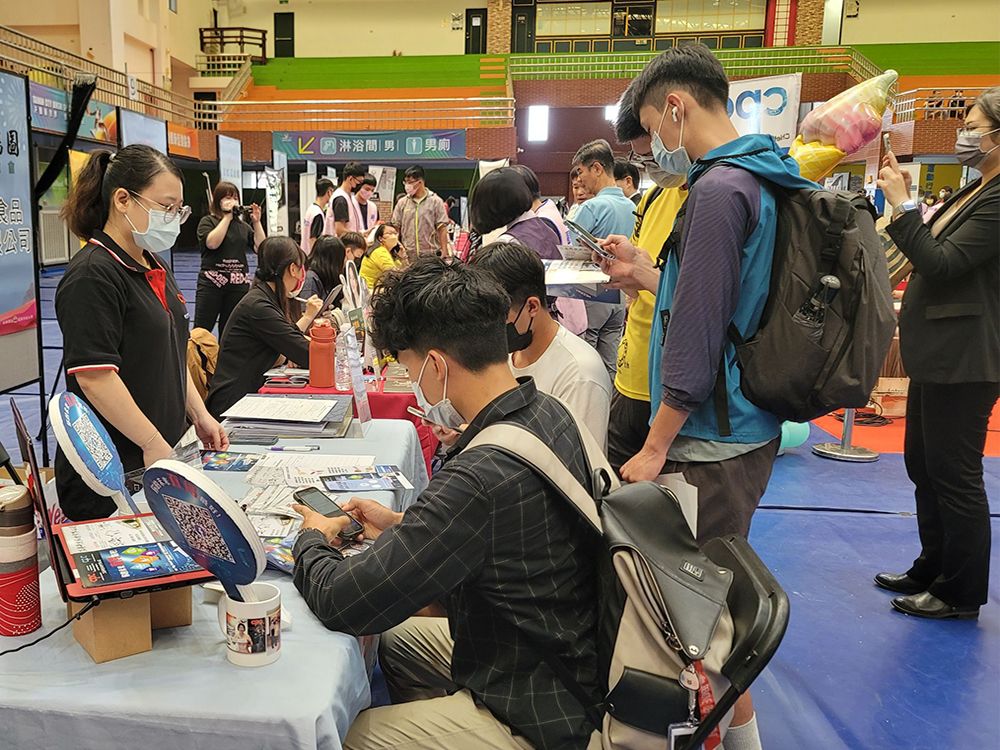 ▲隨著畢業季的到來，許多青年準備踏入職場，北分署推出「職涯諮詢Plus」，提供線上職涯諮詢服務。（圖／NOWnews資料照片）