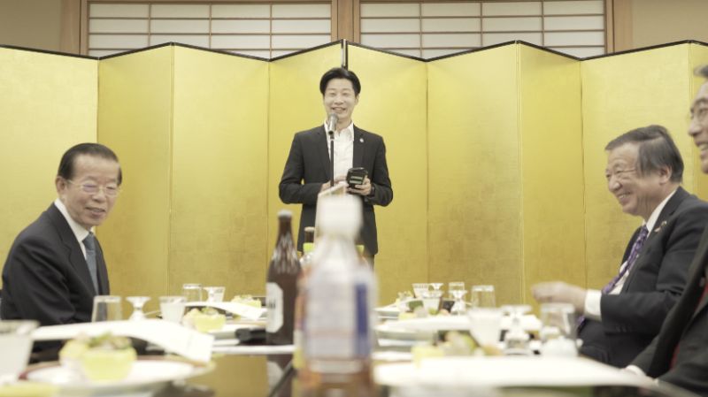 ▲林昶佐偕萬華青山宮八將、醒獅團赴日演出,推動台日廟會文化交流。(圖/林昶佐辦公室提供)