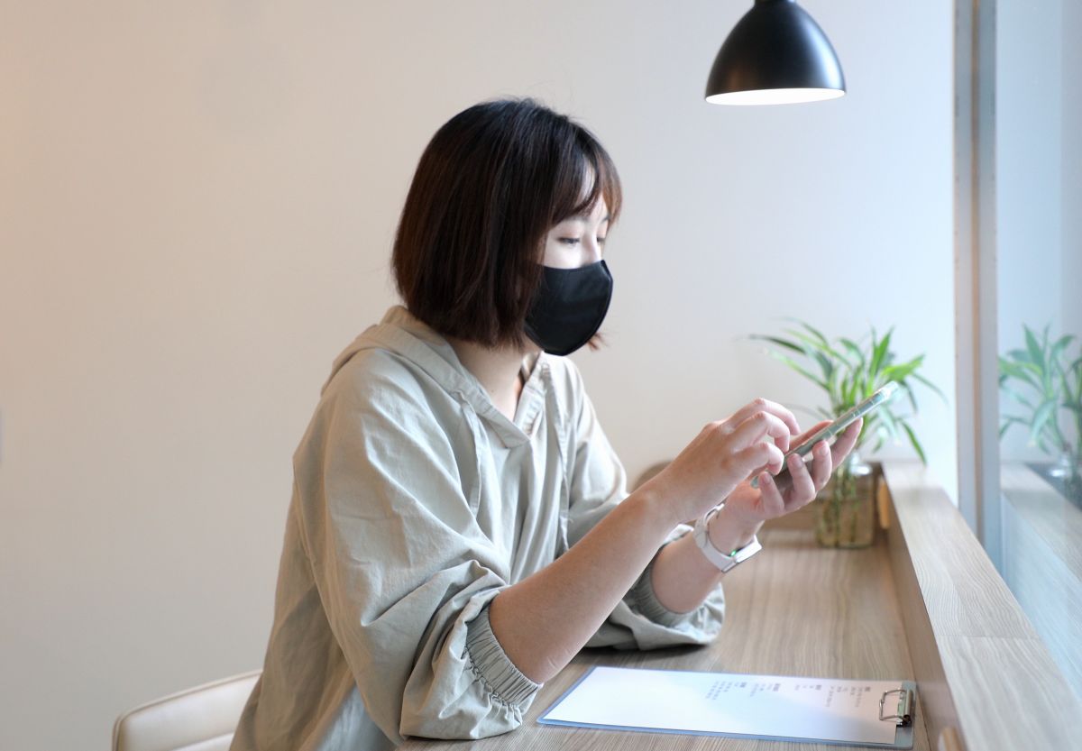 ▲防堵詐騙電話繞道境外打入台灣，NCC將研擬國際電話語音警示措施，民眾在接到「+886」電話時，須先聽完數秒的語音警示才能通話，預計10月底上線。（示意圖／記者陳明中攝）