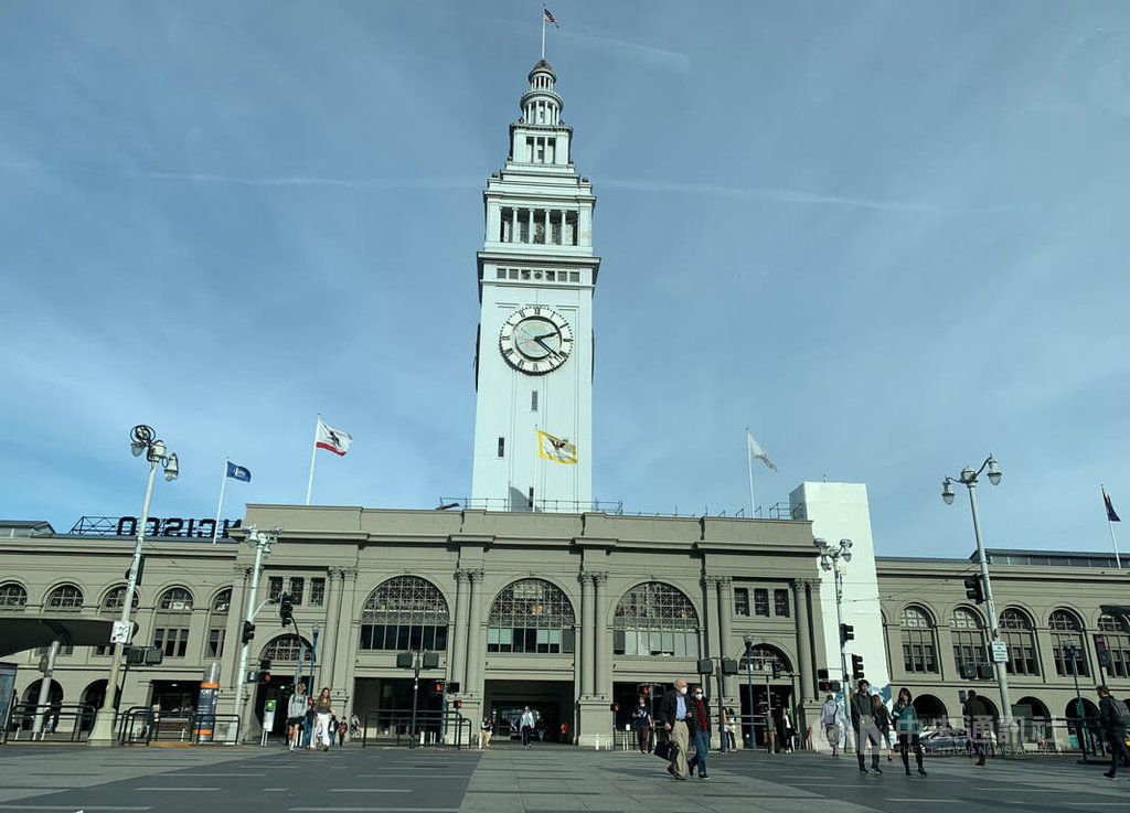 ▲舊金山復甦受遠距辦公和治安惡化拖累，媒體指出，企業商家陸續退出市場將危及稅收和財政，加劇「厄運循環」隱憂。（圖／中央社）