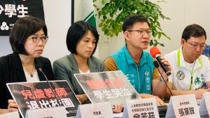2度兒虐教師僅停聘一年 議員:歡迎全國不適任來台中? ▲王立任說,絕大部份老師都兢兢業業,教育局卻放任一顆老鼠屎壞整鍋粥。(圖/記者顏幸如攝,2023.05.04)