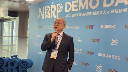 ▲吳明賢平時經常針砭時事。（圖／NOWNEWS資料照）