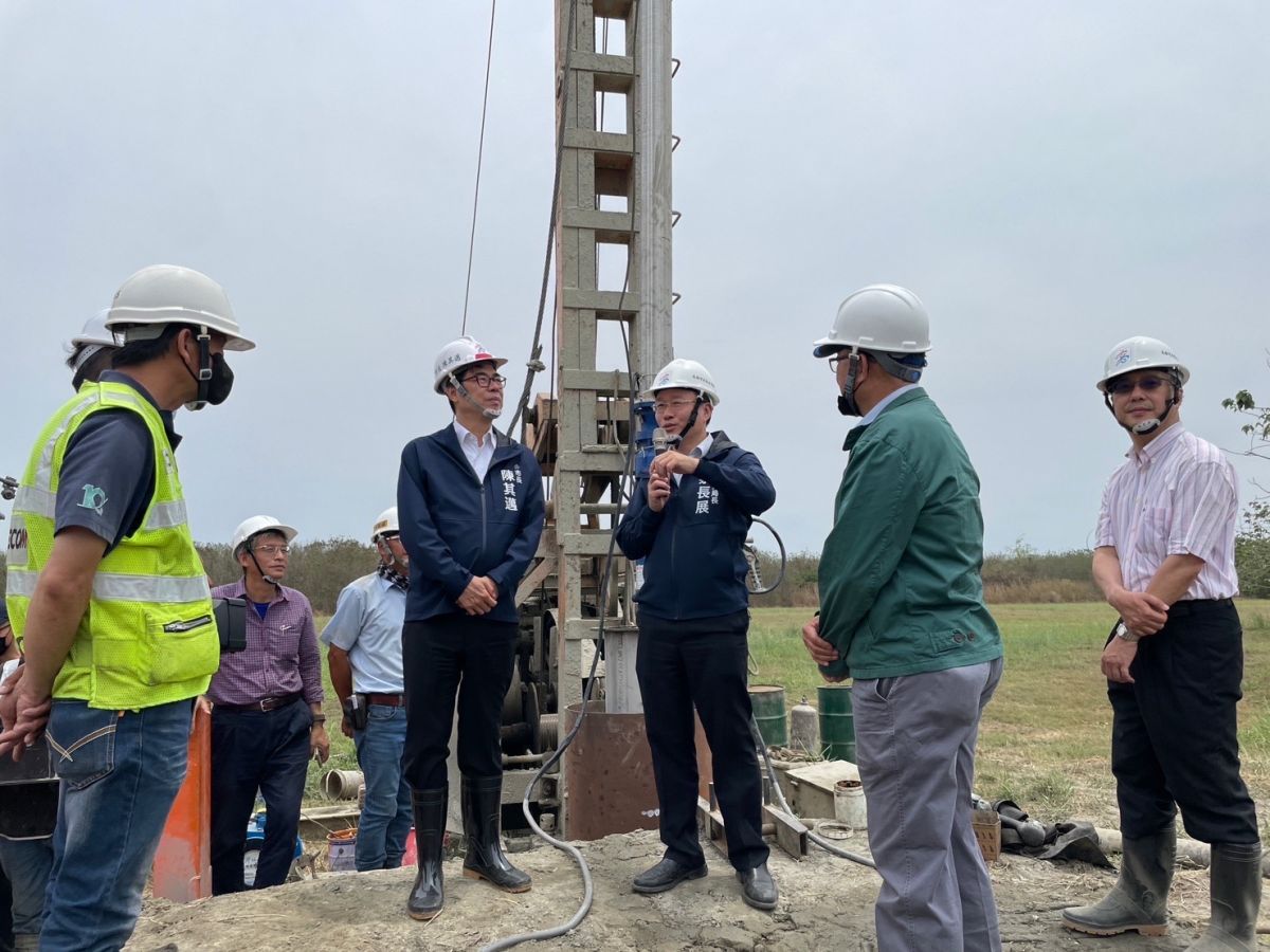 ▲市長陳其邁今(4)日主持抗旱應變工作會議時要求鑿井與節水並進。（圖／高市水利局提供）