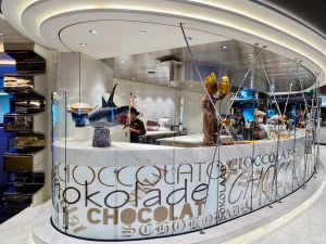 ▲Jean-Philippe Maury甜品大師設計的巧克力工坊。（圖／記者蕭涵云攝）