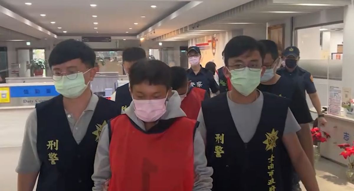 ▲台南永康發生丁姓超商店員遭虐待、墜樓案，警方循線逮捕6名涉案男女，訊後依殺人罪送辦，檢方複訊後在今（5）日凌晨聲押曾男、劉男，稍早台南地院訊問後，裁定劉、曾2人羈押禁見。（圖／翻攝畫面）