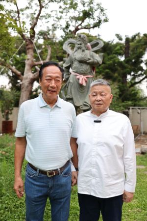 郭台銘與顏清標 ▲