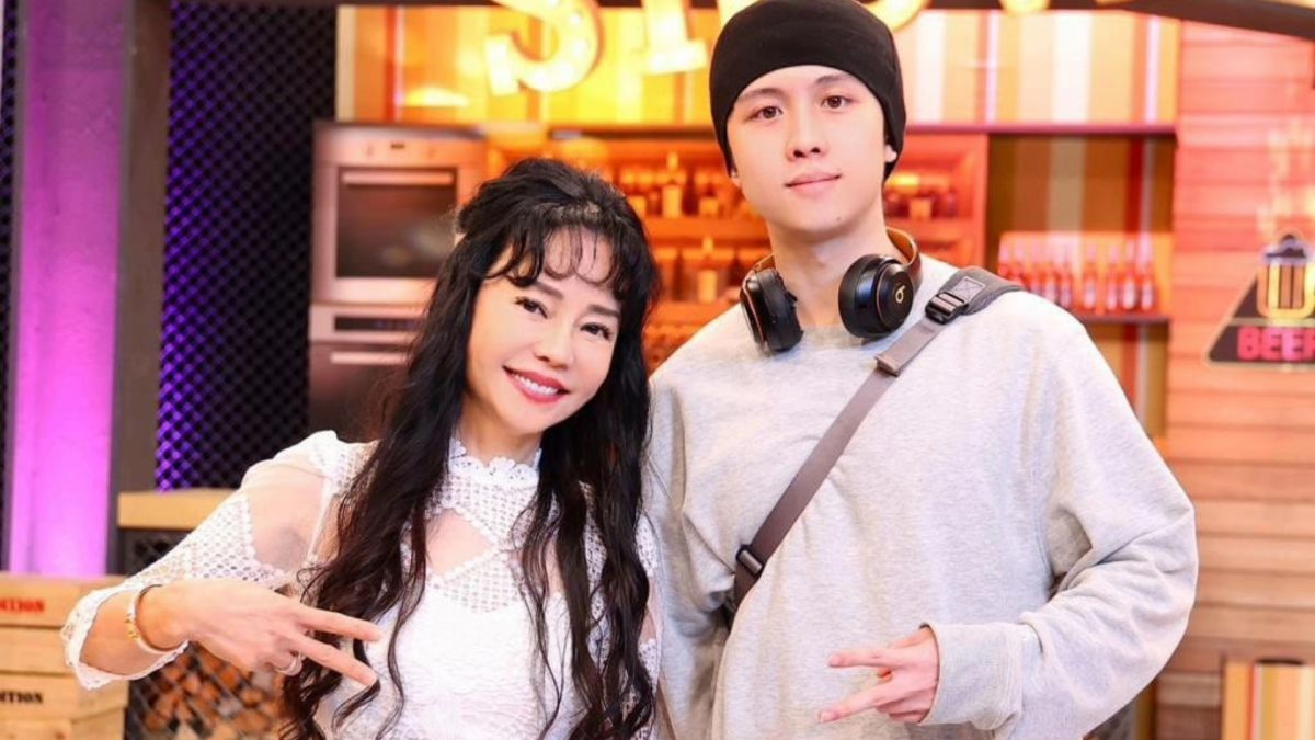 ▲孫安佐（右）9年前被命理師算出是天生討債鬼，當時狄鶯不以為意只說：「跟我親就好。」（圖／翻攝狄鶯FB）