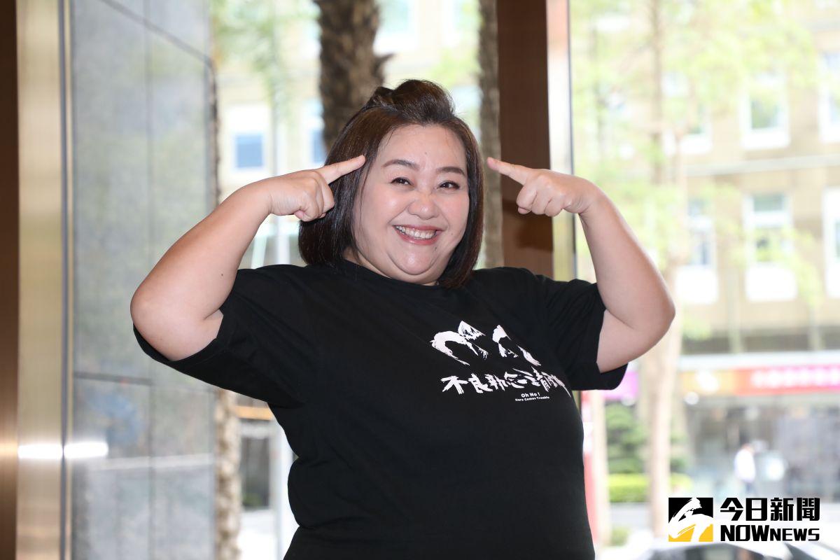 ▲鍾欣凌接金鐘獎主持人，笑說「可能很難摸到曾寶儀的天花板」。（圖／記者陳明中攝）