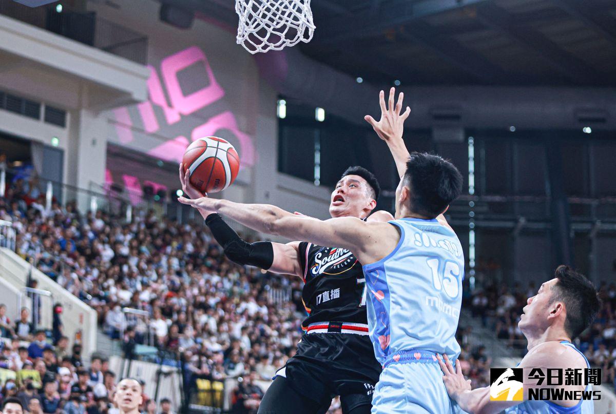 ▲高雄17鋼鐵人林書豪出戰台北富邦勇士。（圖／記者葉政勳攝 , 2023.05.06）