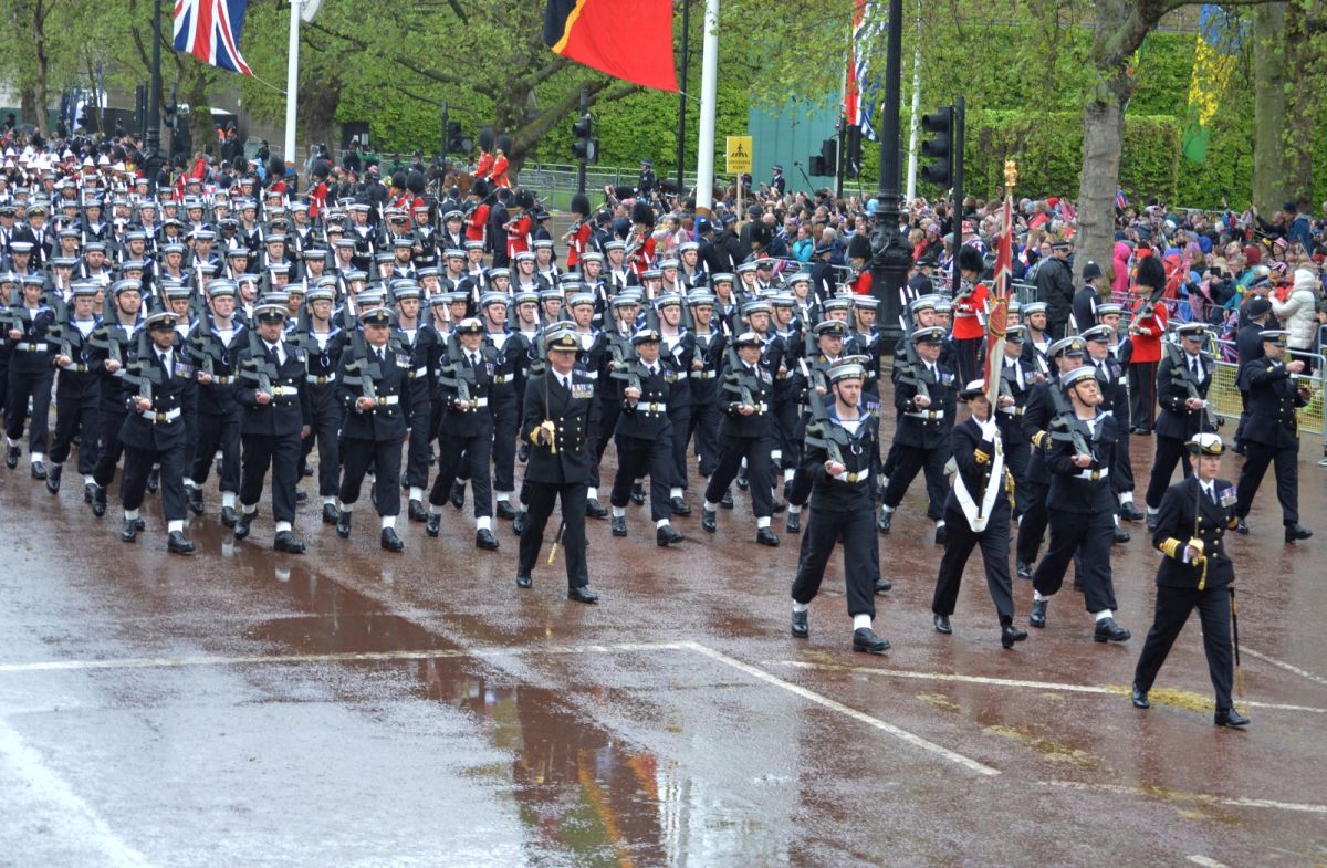 ▲英王查爾斯三世6日加冕，但因壞天氣從上午9時許開始攪局。（圖／美聯社／達志影像）