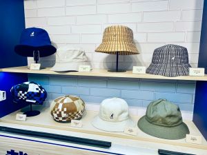 ▲水洗漁夫帽2,080元（左上）、格紋漁夫帽2,880元（右上）。（圖／記者蕭涵云攝）